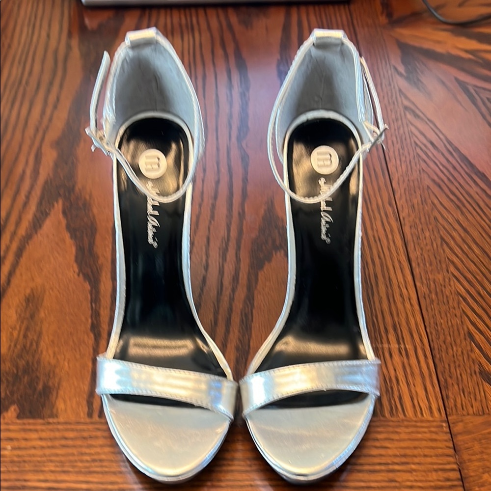 Michael Antonio Silver Women's Heels